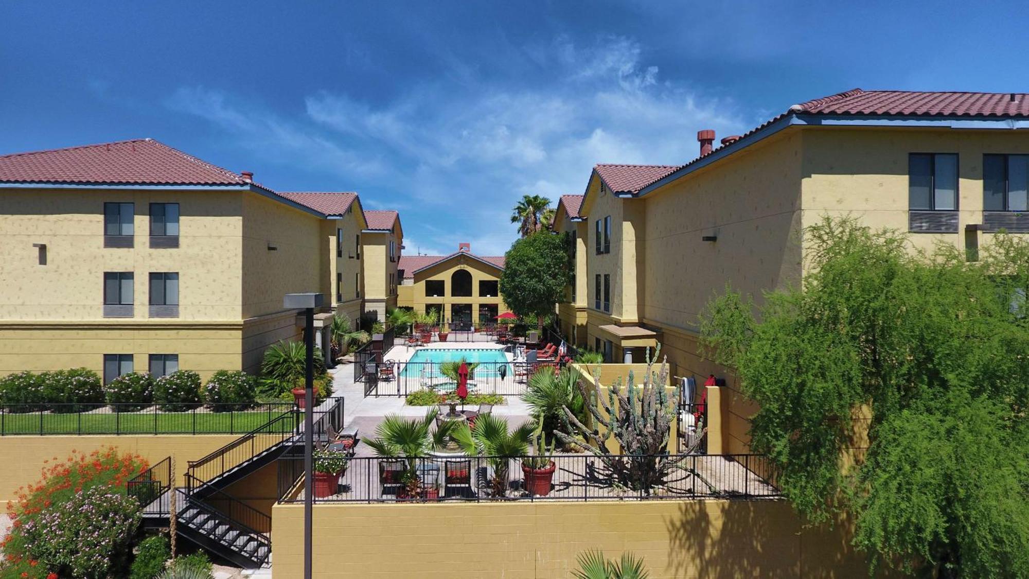 Hampton Inn & Suites Tucson Mall Bagian luar foto