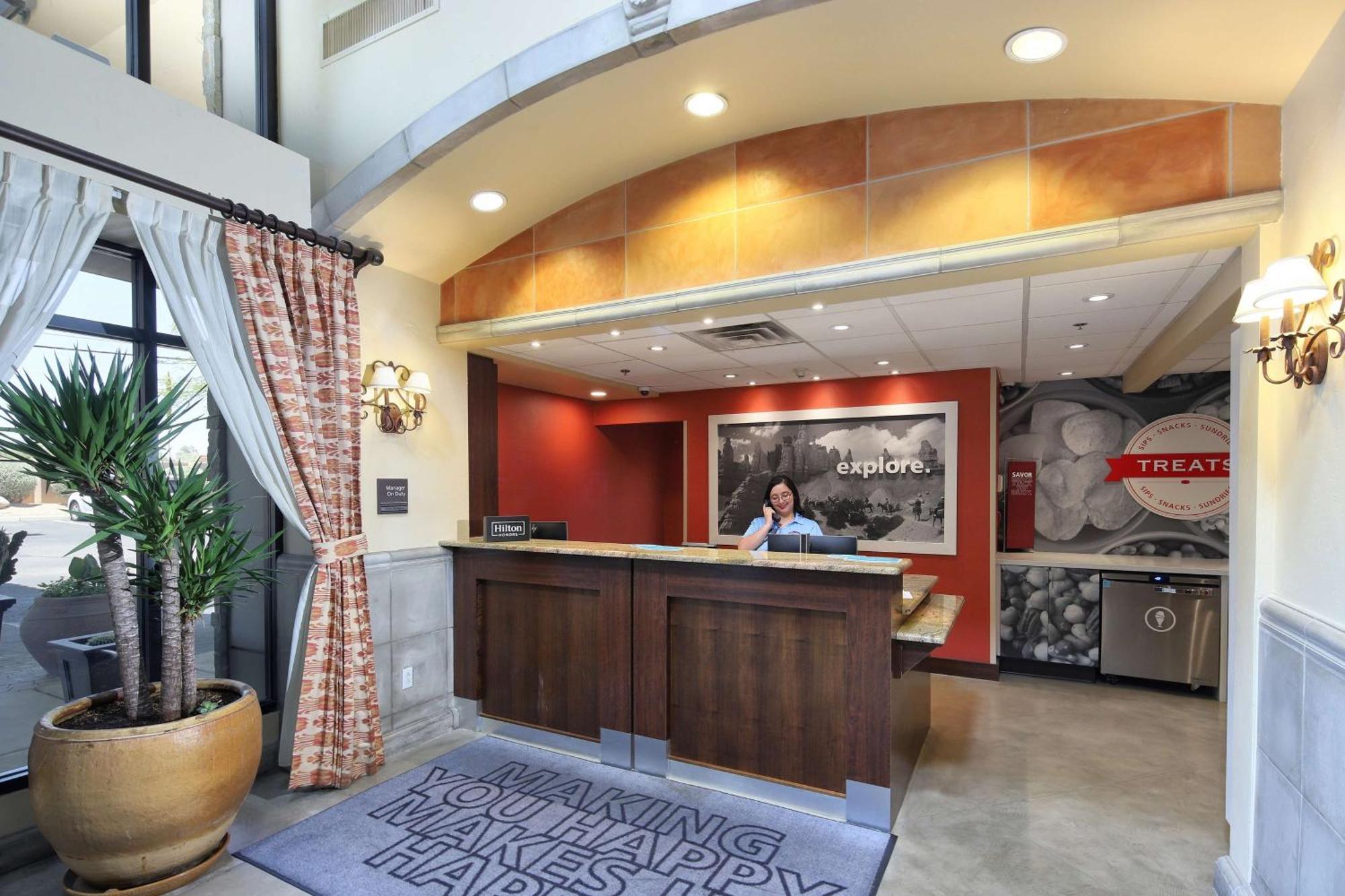 Hampton Inn & Suites Tucson Mall Bagian luar foto