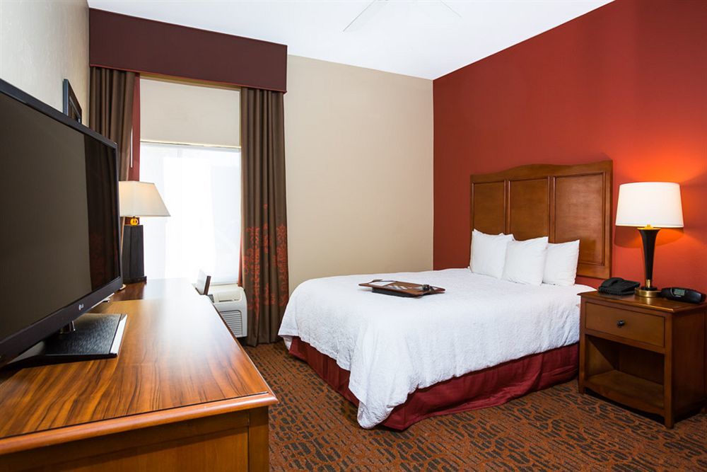 Hampton Inn & Suites Tucson Mall Bagian luar foto